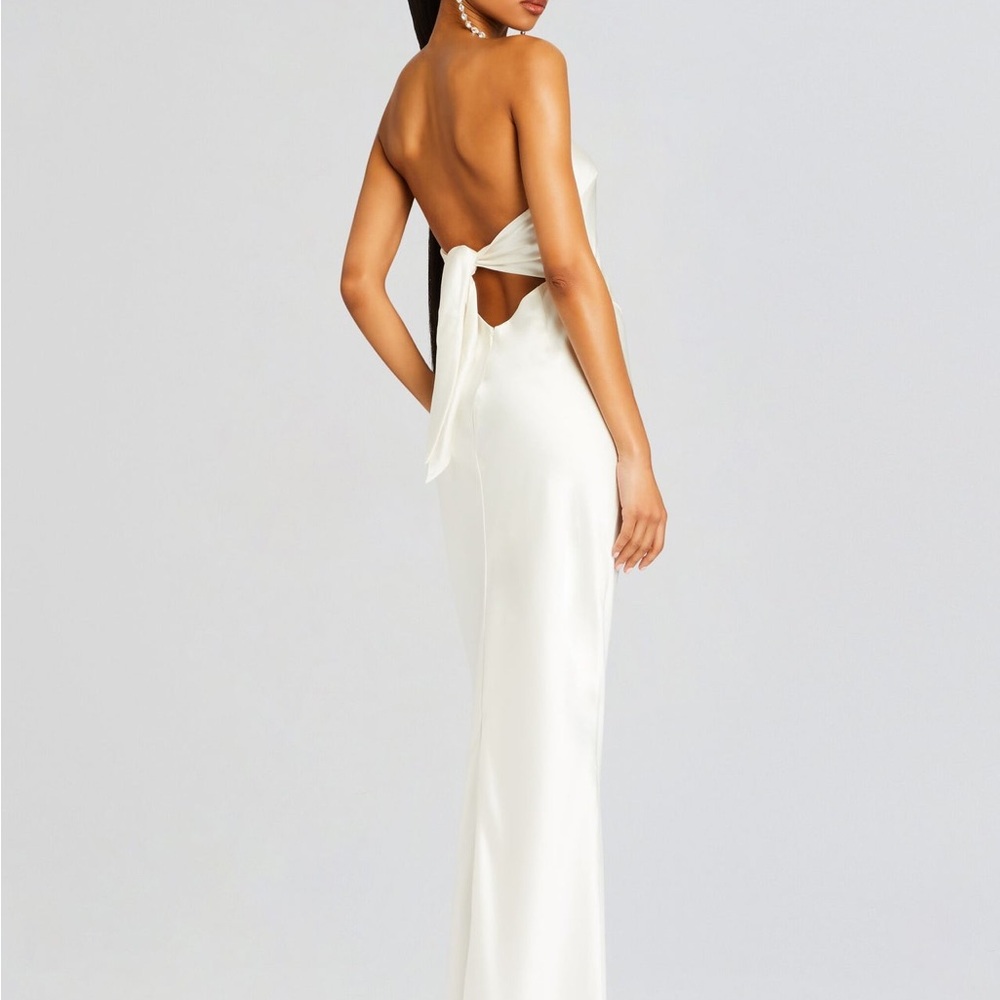 Retrofete Strapless White Silk Column Gown - Picture 4 of 8